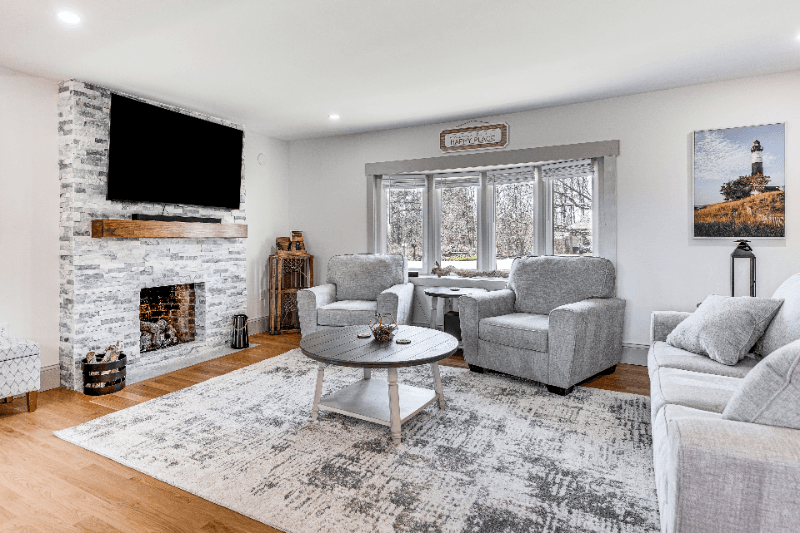 Eliot House: 256 Hanscom Road
