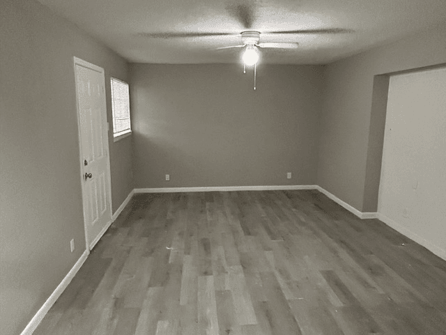 La Marque Apartment: 1825 Bayou Road