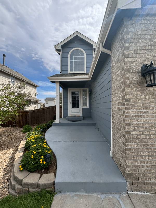 Thornton Single Room: 10144 Madison Street