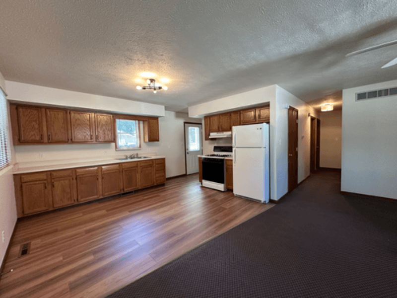Osceola House: 505 S Apple Road