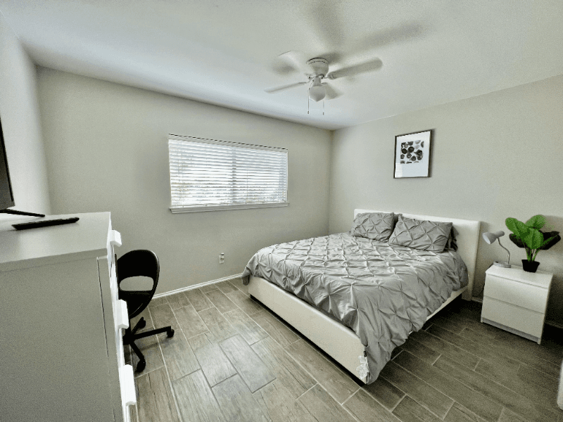 Universal City House: 550 Westoak