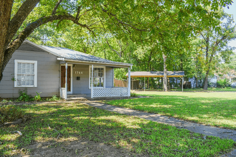 paris House: 1819 e Polk st