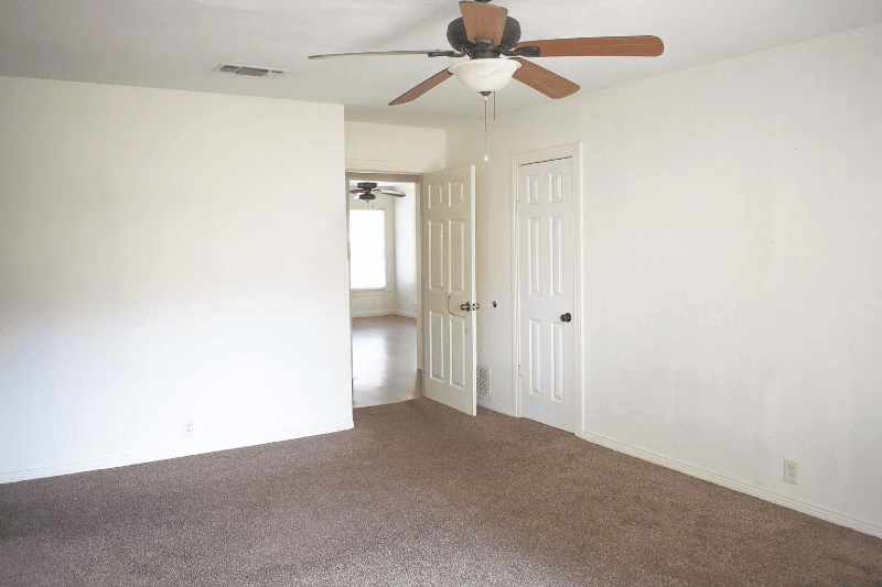 paris House: 1819 e Polk st