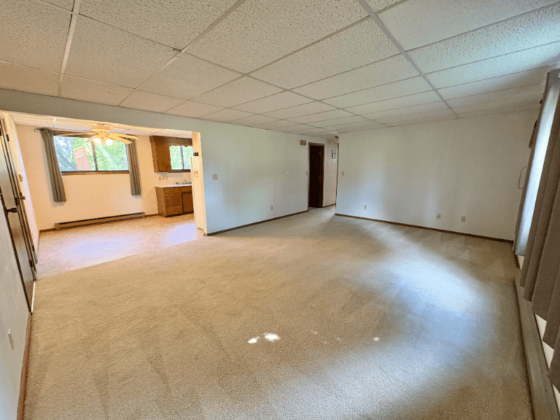 Winnebago Apartment: 234 1st St NW
