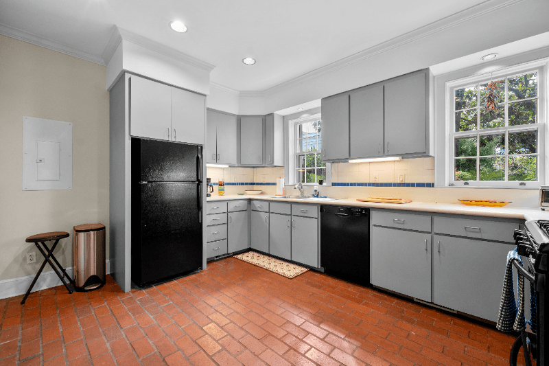 Charleston Other: 69 Anson St