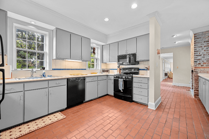 Charleston Other: 69 Anson St