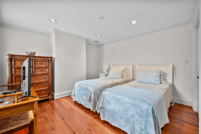 Charleston Other: 69 Anson St