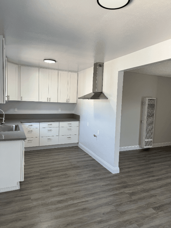 Los Angeles Apartment: 8100 S Western Ave