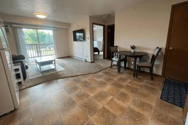 Sioux Falls Apartment: 1624 S. Doodler Dr. #80
