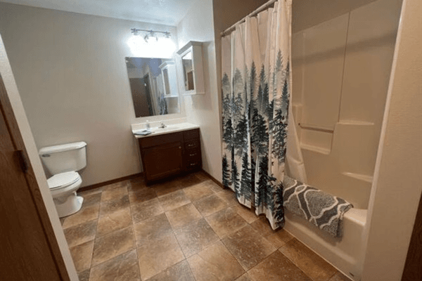 Sioux Falls Apartment: 1624 S. Doodler Dr. #80