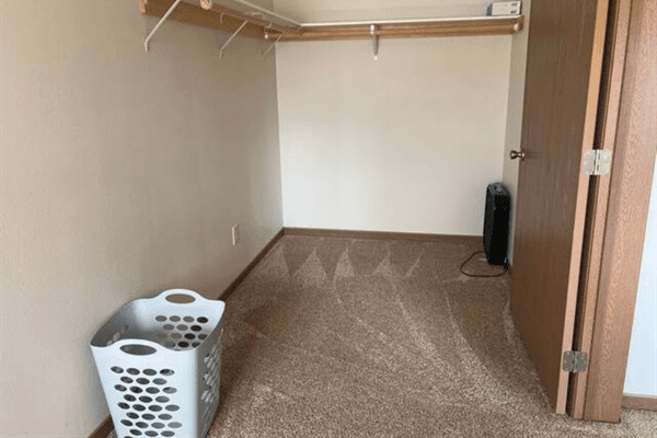 Sioux Falls Apartment: 1624 S. Doodler Dr. #80