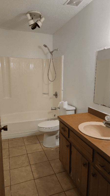 Goldsboro House: 211 Dillard St