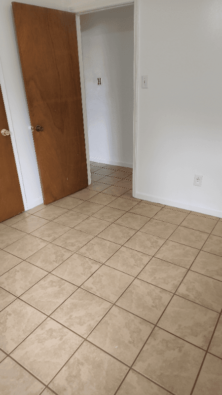 Goldsboro House: 211 Dillard St