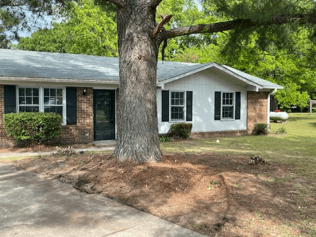 Goldsboro House: 211 Dillard St