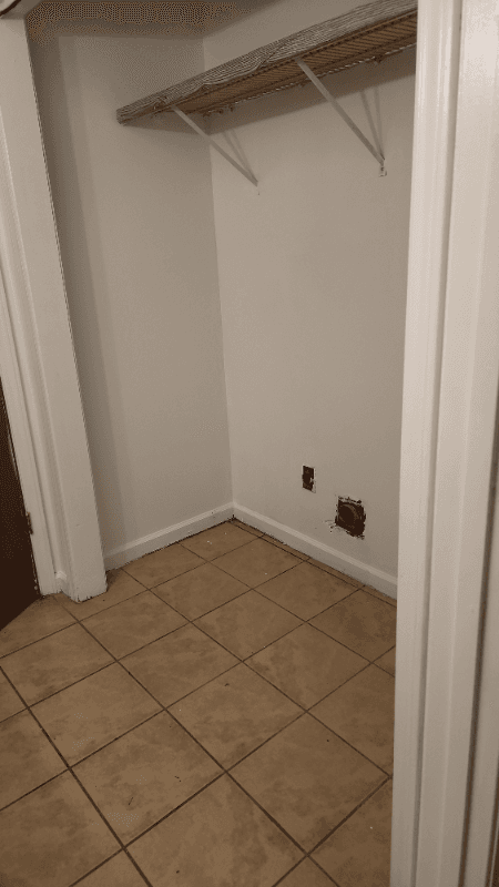 Goldsboro House: 211 Dillard St