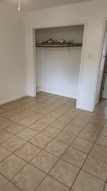 Goldsboro House: 211 Dillard St