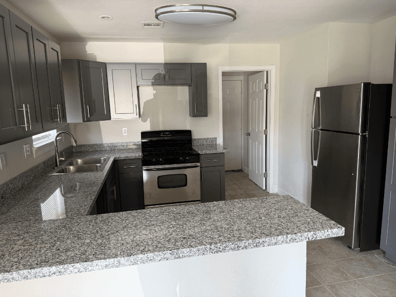 Chalmette House: 3316 Laplace st