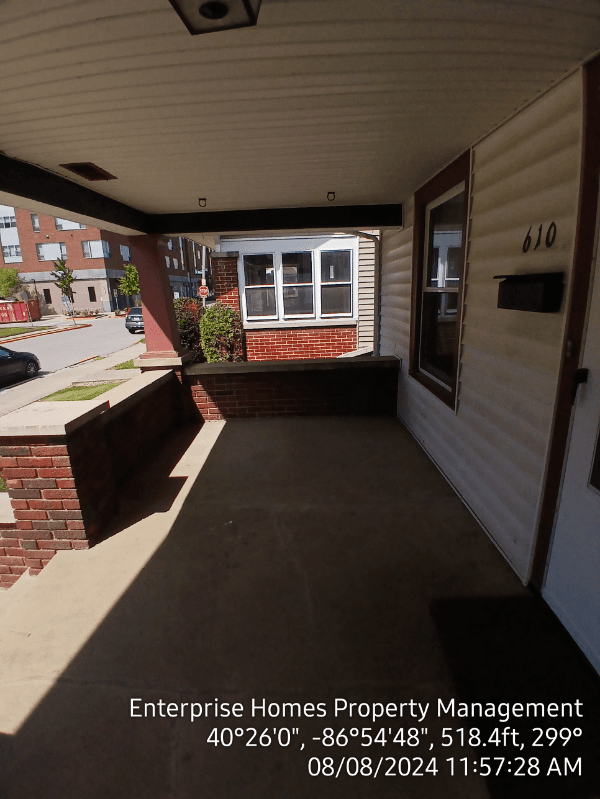 West Lafayette House: 610 Dodge St