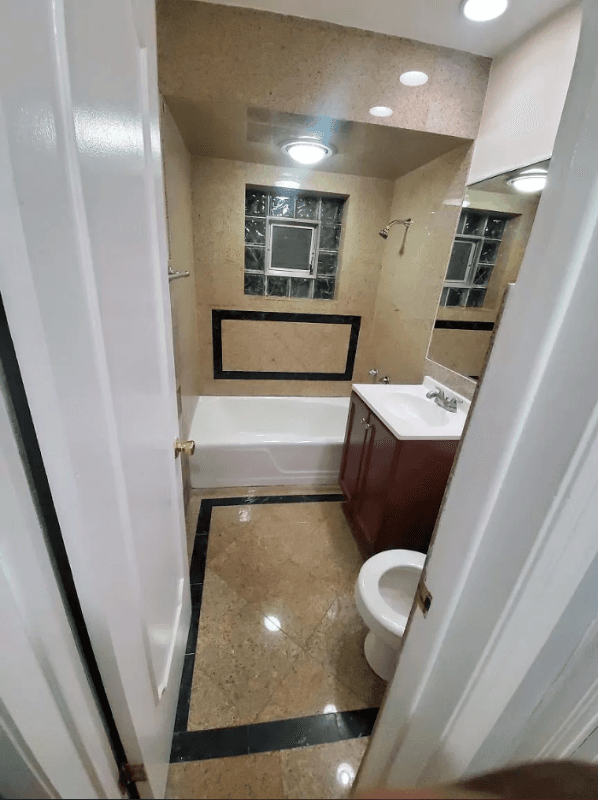 River Forest Apartment: 1518 N Harlem Ave