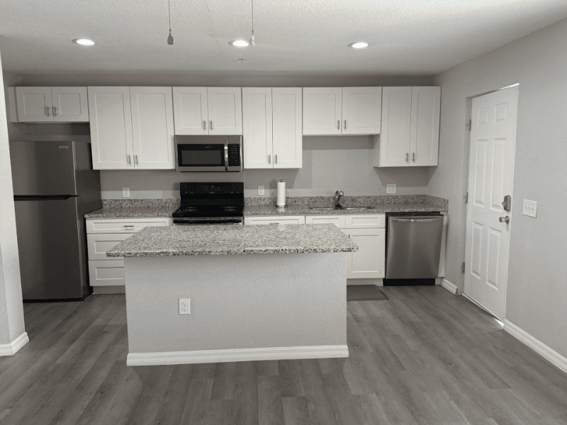 Winter Haven Apartment: 1925 Ave O, SW