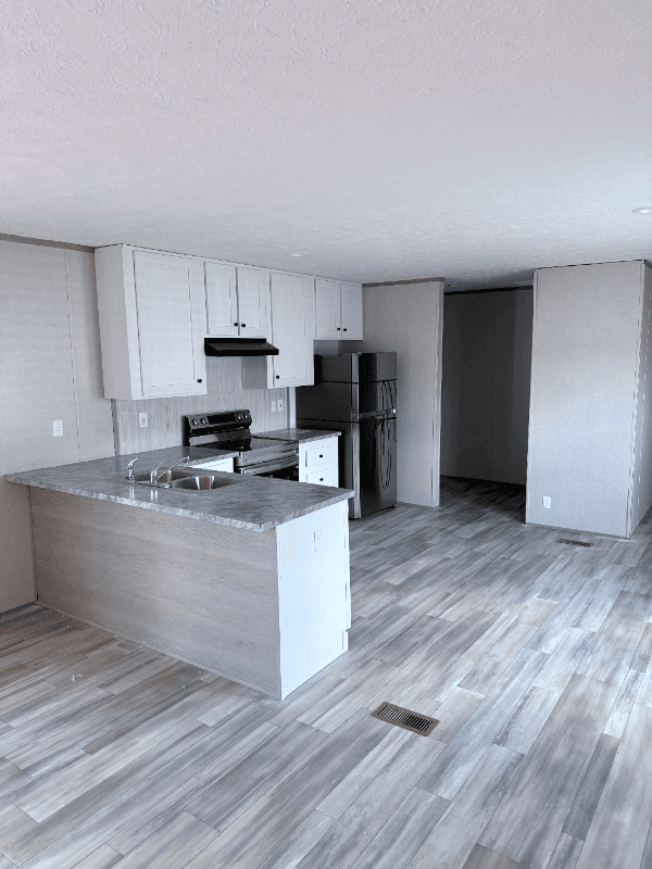 Riverdale House: 29 Lakeview Dr