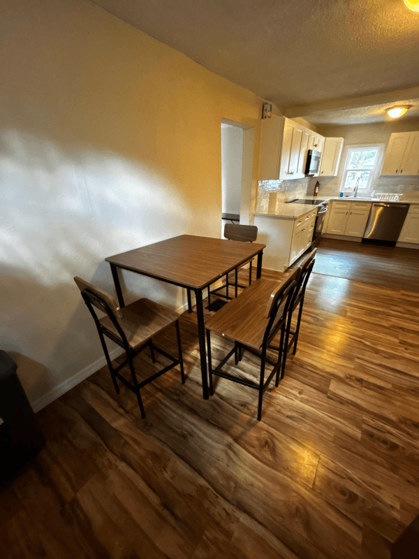 Tampa Single Room: 1104 E Genesee St