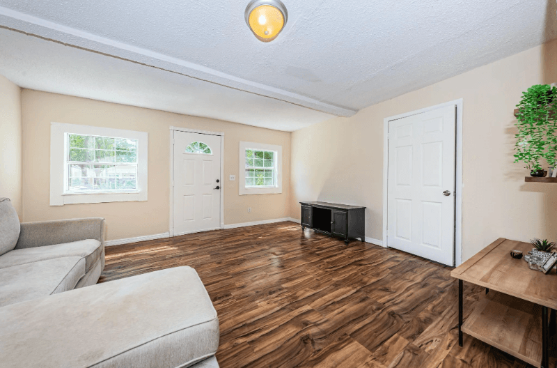 Tampa Single Room: 1104 E Genesee St