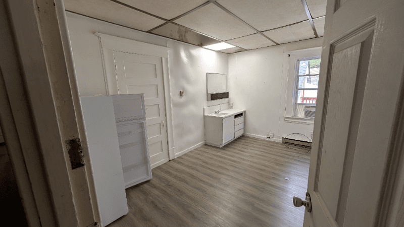 Sacramento Single Room: 1235 32nd St