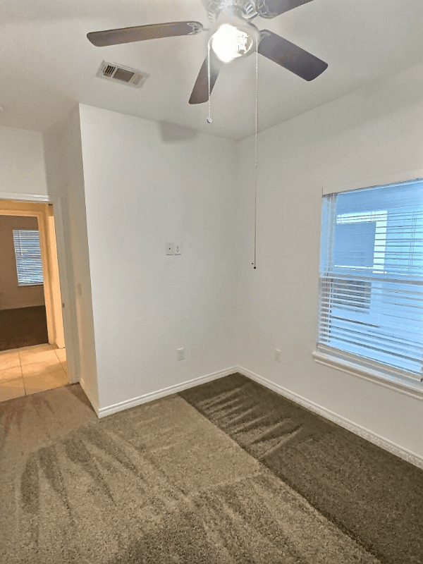 Montgomery House: 16963 W Ivanhoe