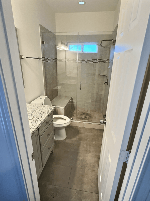 Montgomery House: 16963 W Ivanhoe