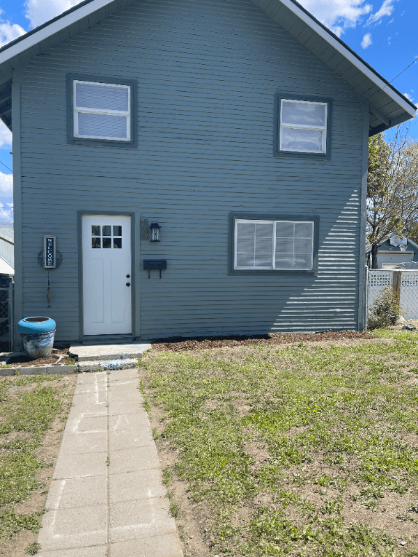 Wenatchee House: 739 Cashmere St.