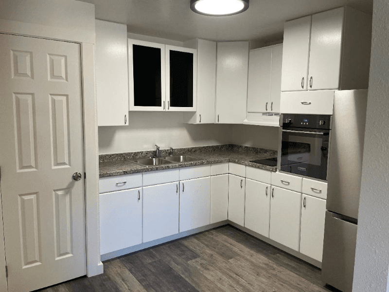 Cascade Apartment: 18 2nd Ave S