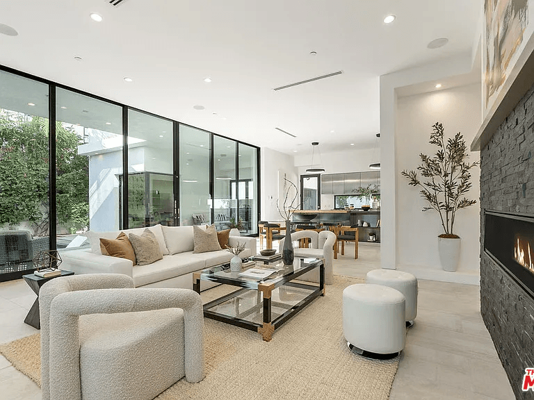 Los Angeles House: 1621 N Fairfax Ave