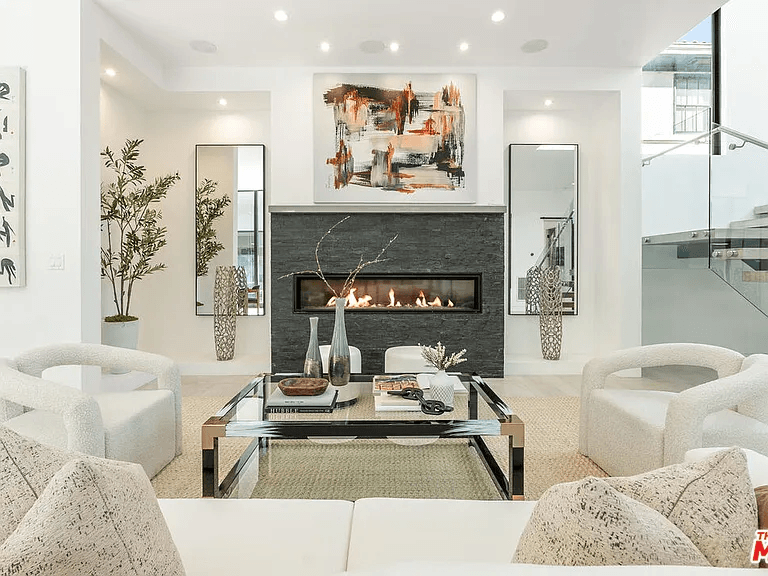 Los Angeles House: 1621 N Fairfax Ave