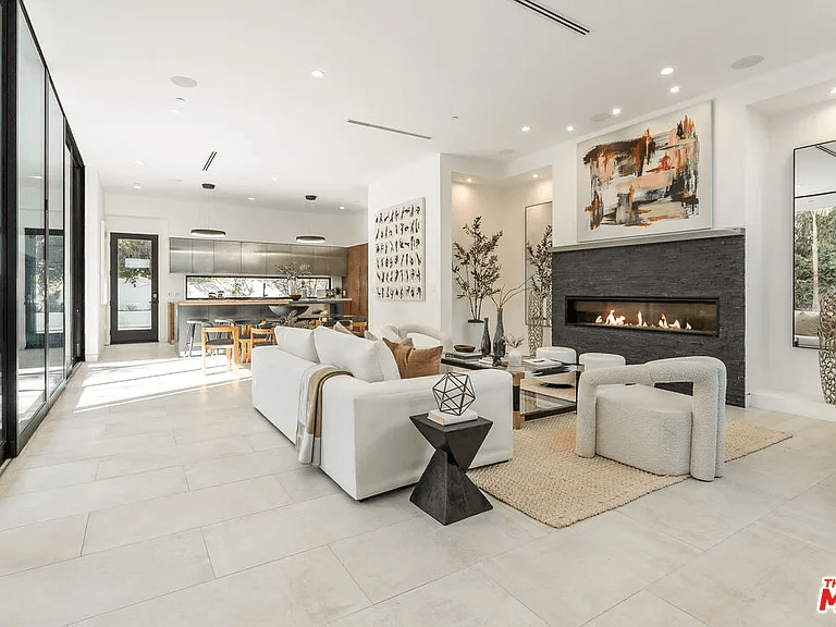 Los Angeles House: 1621 N Fairfax Ave