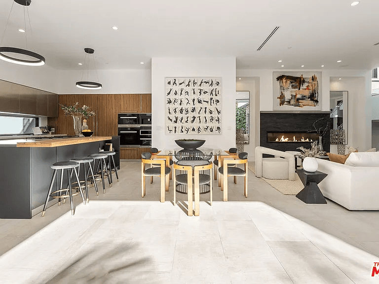 Los Angeles House: 1621 N Fairfax Ave