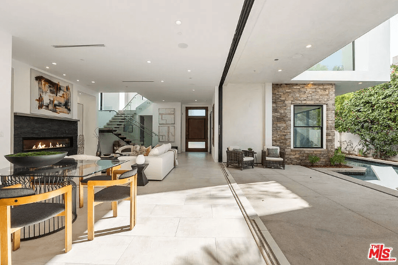 Los Angeles House: 1621 N Fairfax Ave
