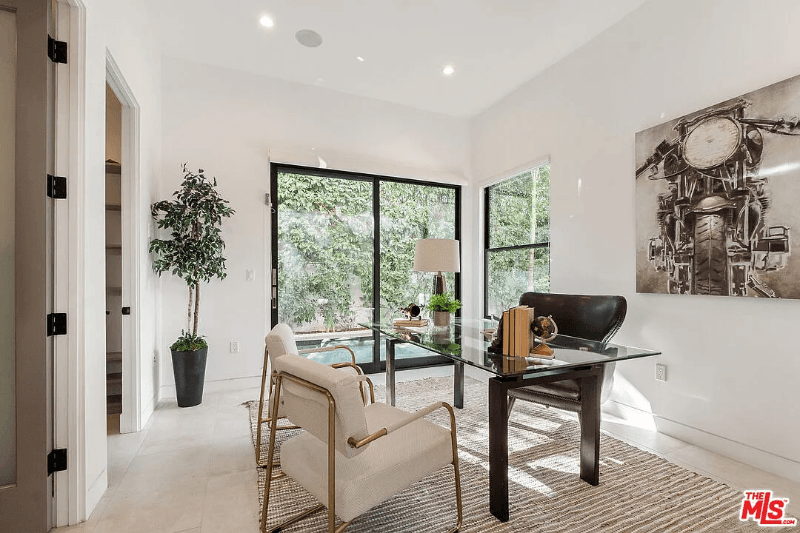 Los Angeles House: 1621 N Fairfax Ave