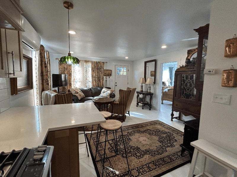 Cottage Grove House: 44 N “H” Street