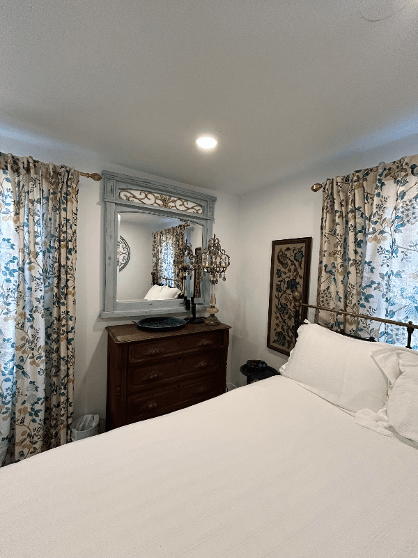 Cottage Grove House: 44 N “H” Street