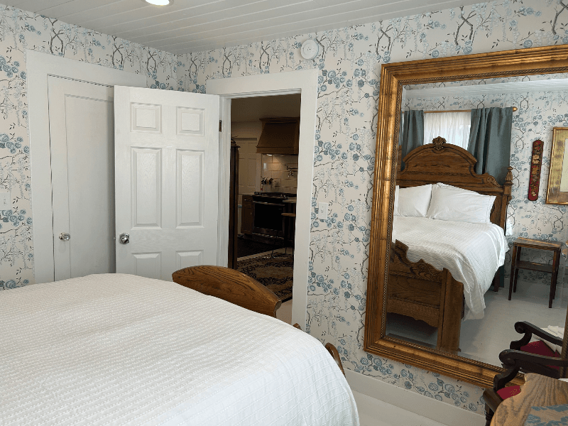 Cottage Grove House: 44 N “H” Street