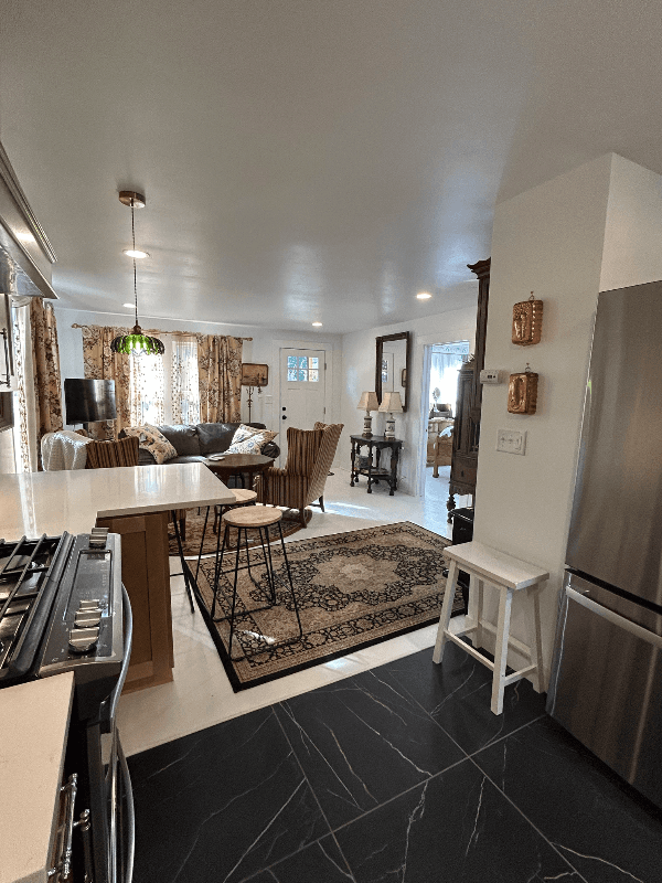 Cottage Grove House: 44 N “H” Street