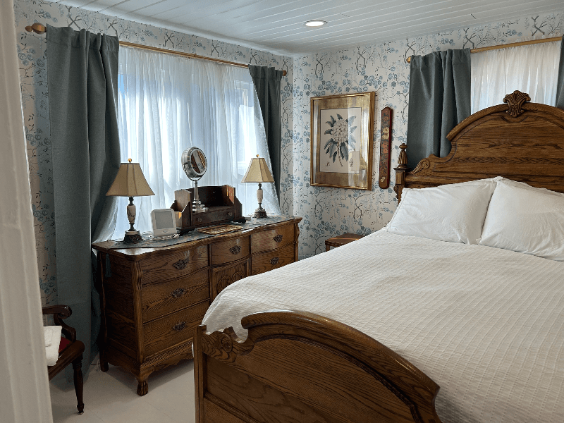Cottage Grove House: 44 N “H” Street
