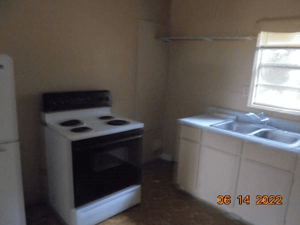 Tyler House: 1935 E Cotten Rd