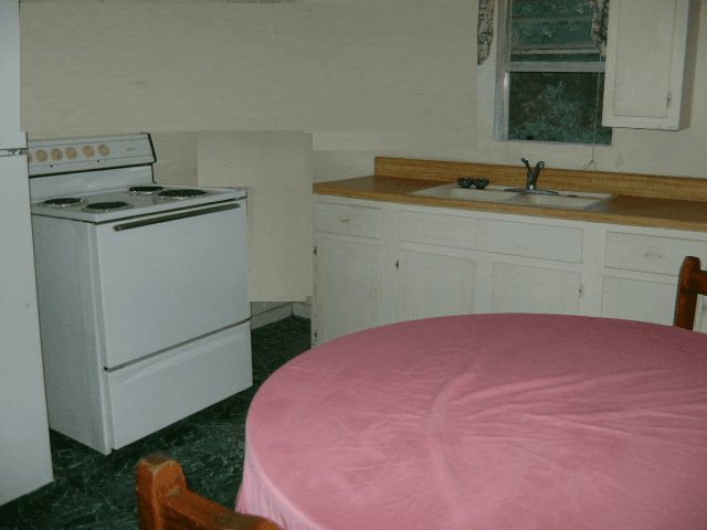 Tyler House: 1935 E Cotten Rd