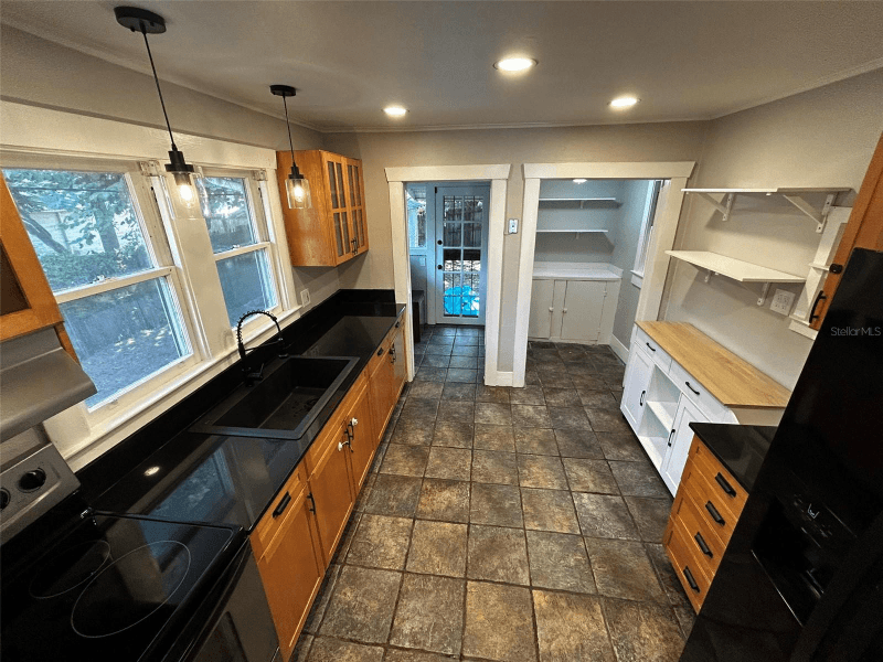 Tampa House: 4303 N 10th St
