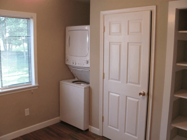 Harrisonburg Apartment: 85 North High Street
