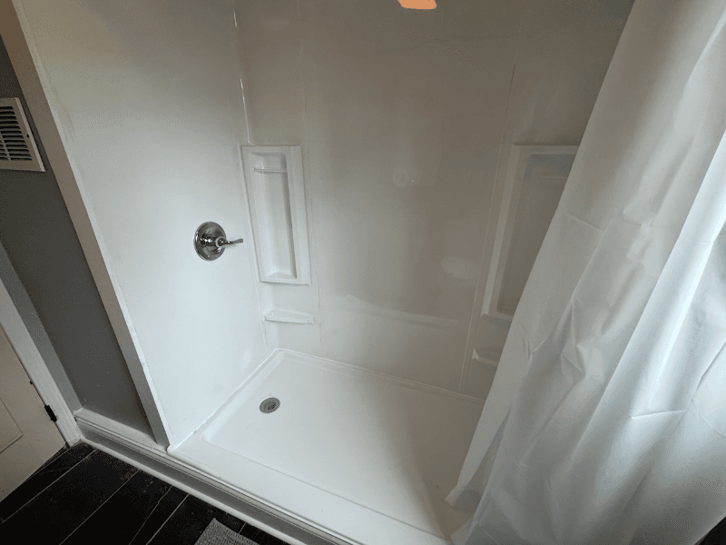 Detroit Single Room: 17150 Santa Rosa