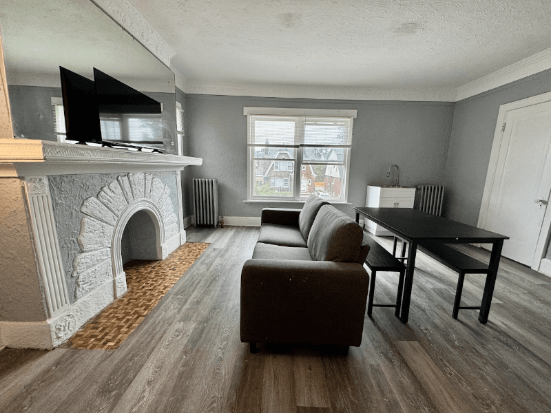 Detroit Single Room: 17150 Santa Rosa