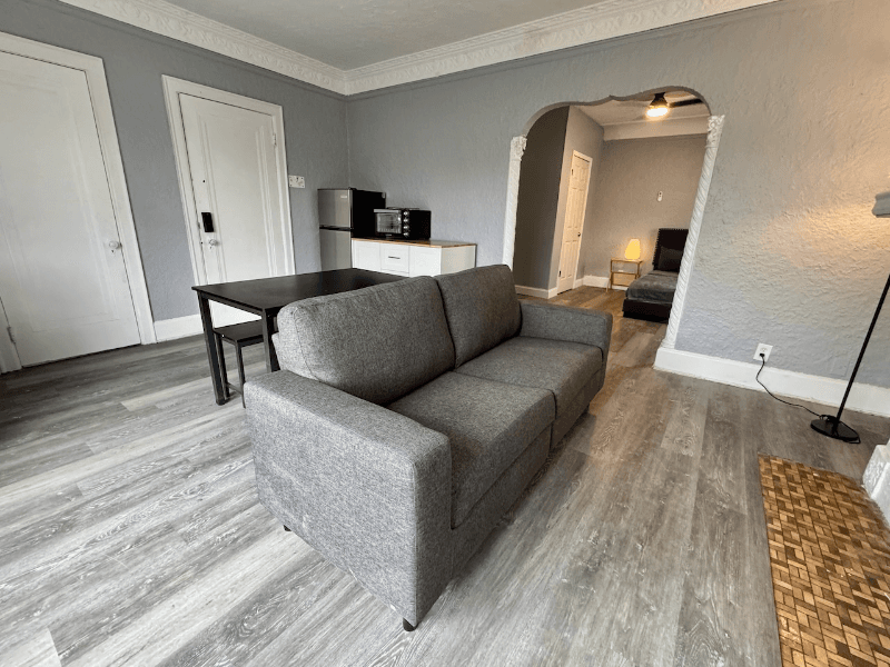 Detroit Single Room: 17150 Santa Rosa